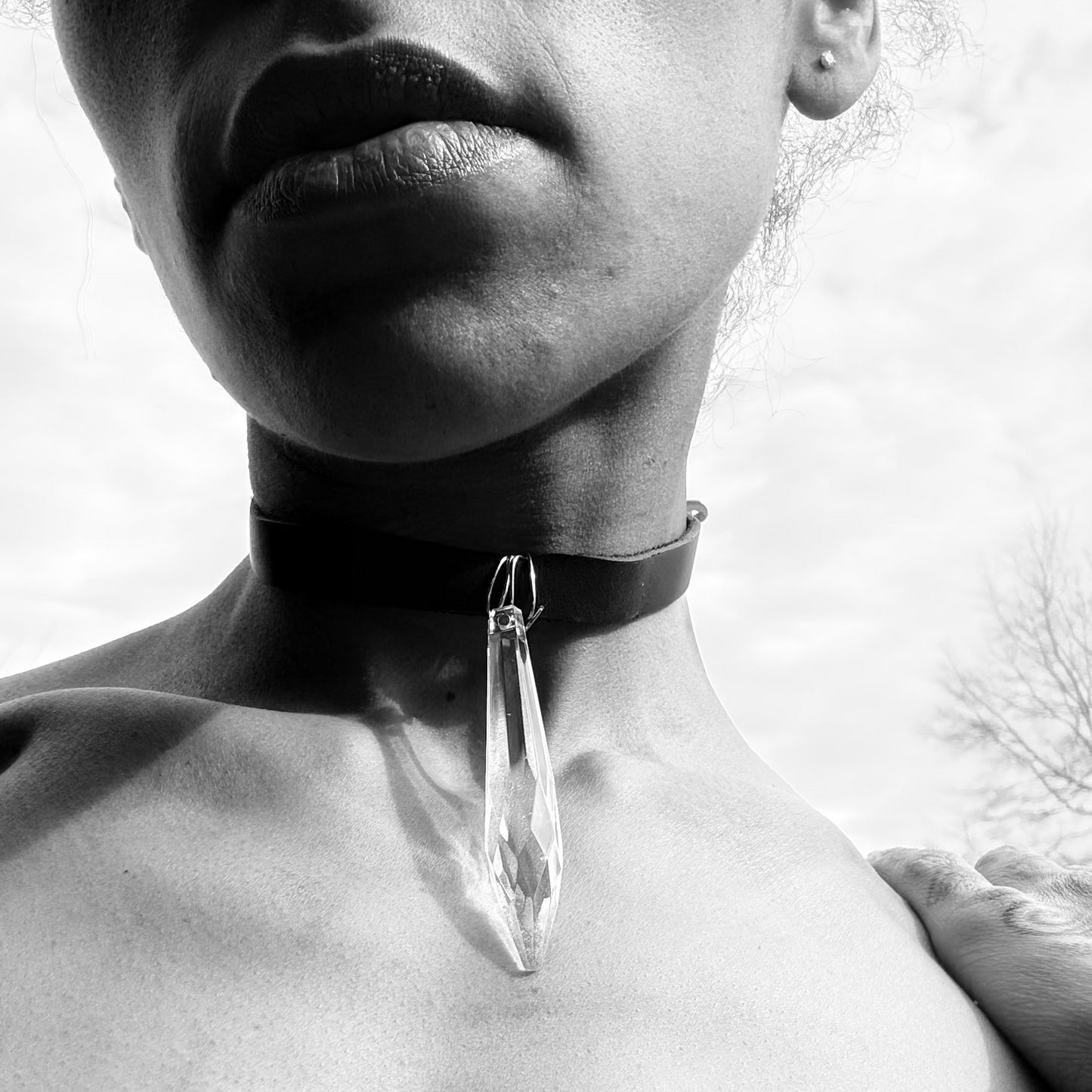 AHYMN Chandelier Choker